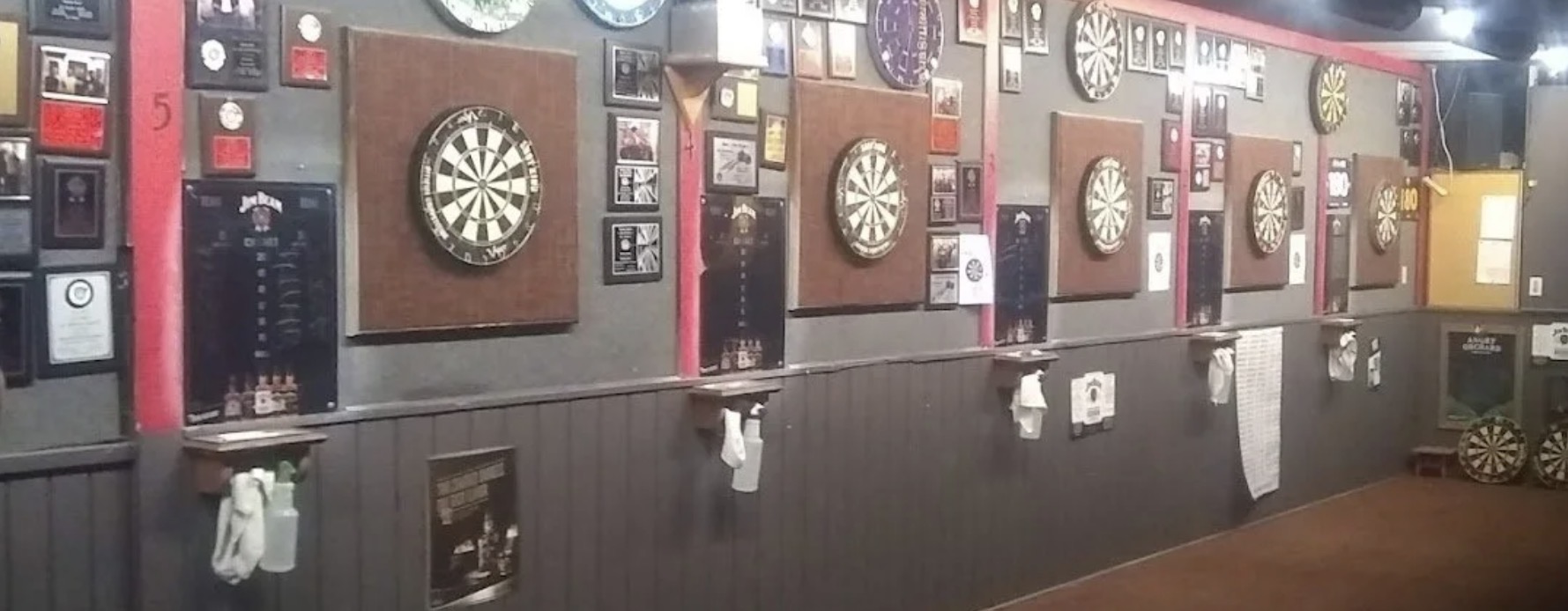 Steel Tips Bar photo